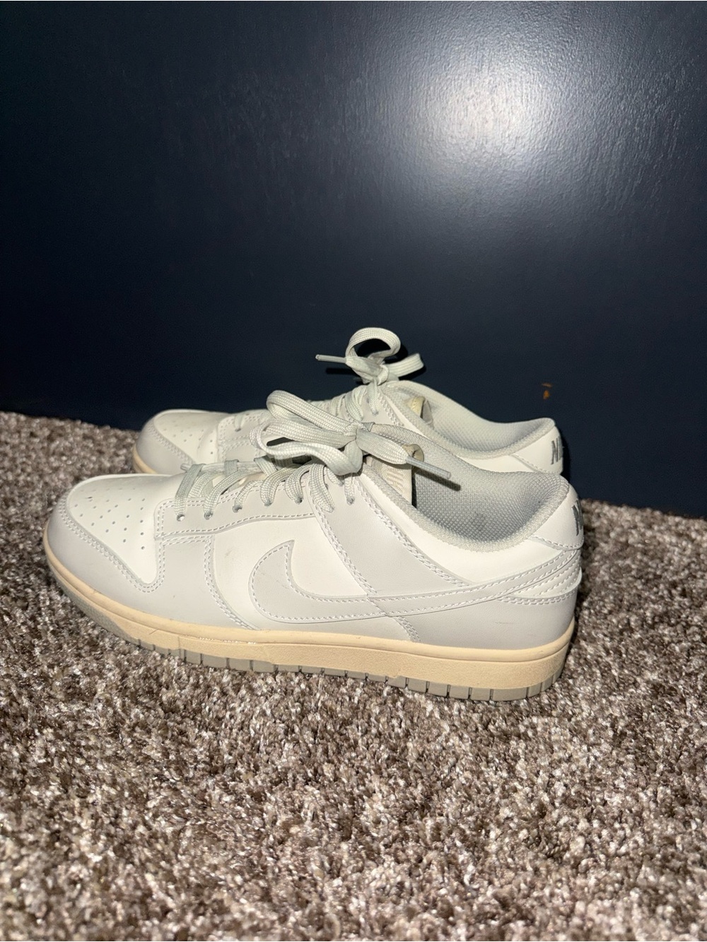 Nike Men's Low-Top Sneakers in Off-White and Cream